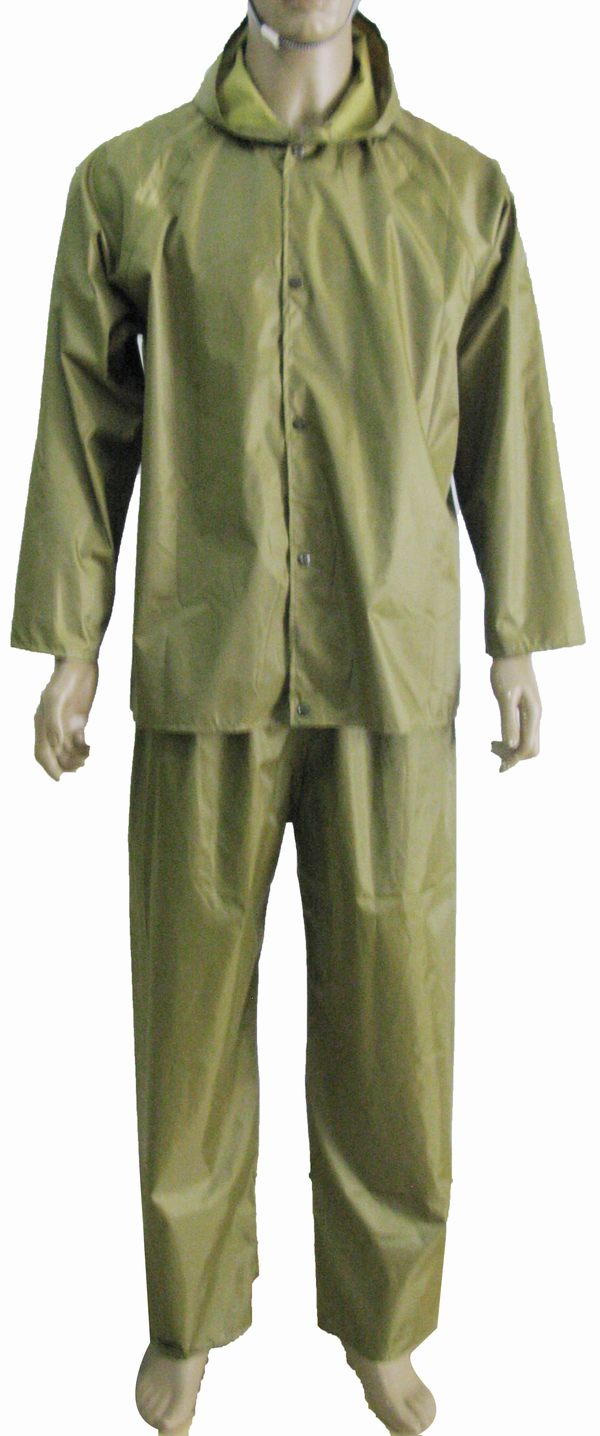 прорезиненный плащ