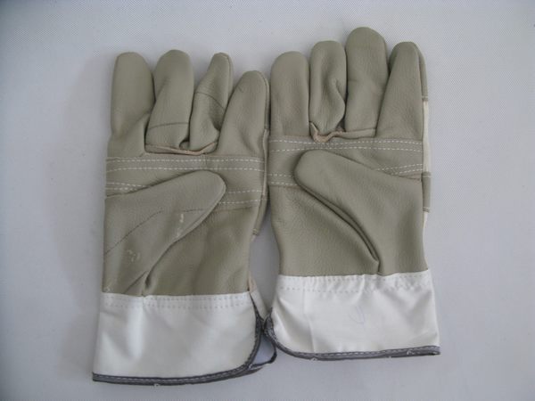 меховой рукавицы